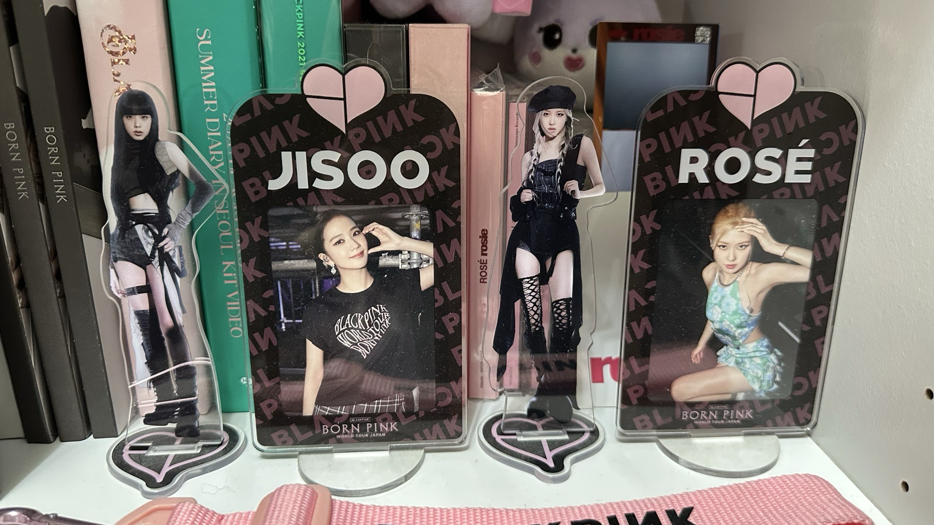 金智秀 朴彩英 JISOO Rosé 日巡立牌