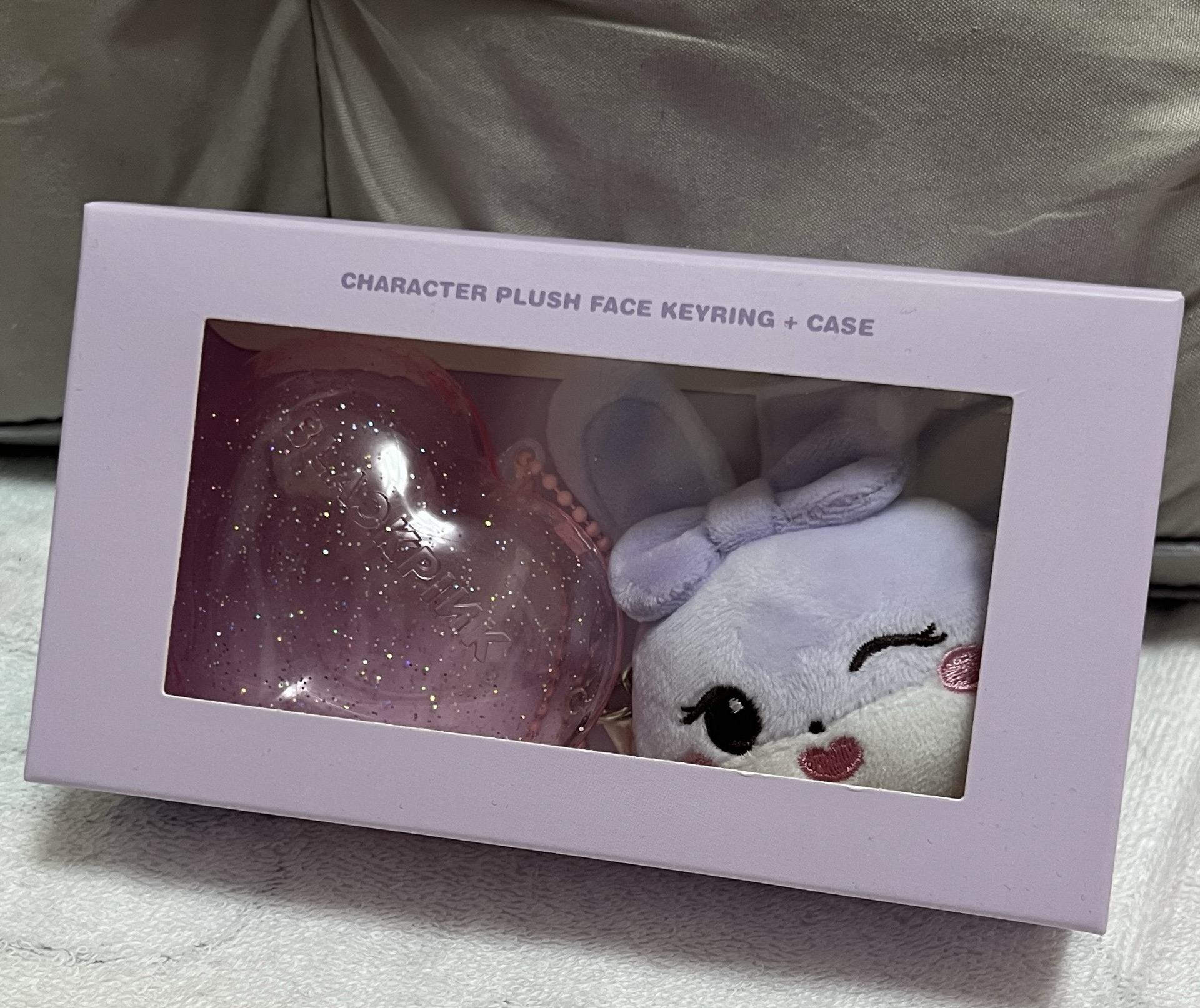 Jisoo 愛心殼大頭吊飾🤍