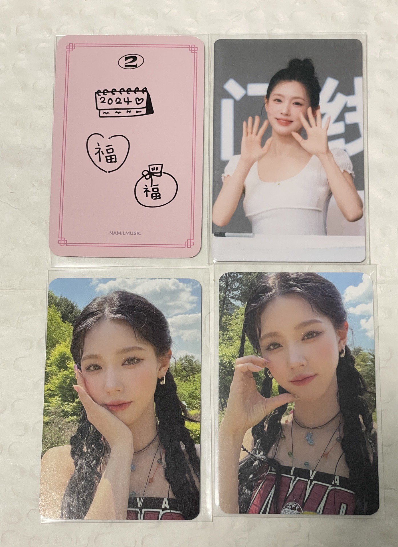 i-dle薇娟4張小卡 一張手繪卡背