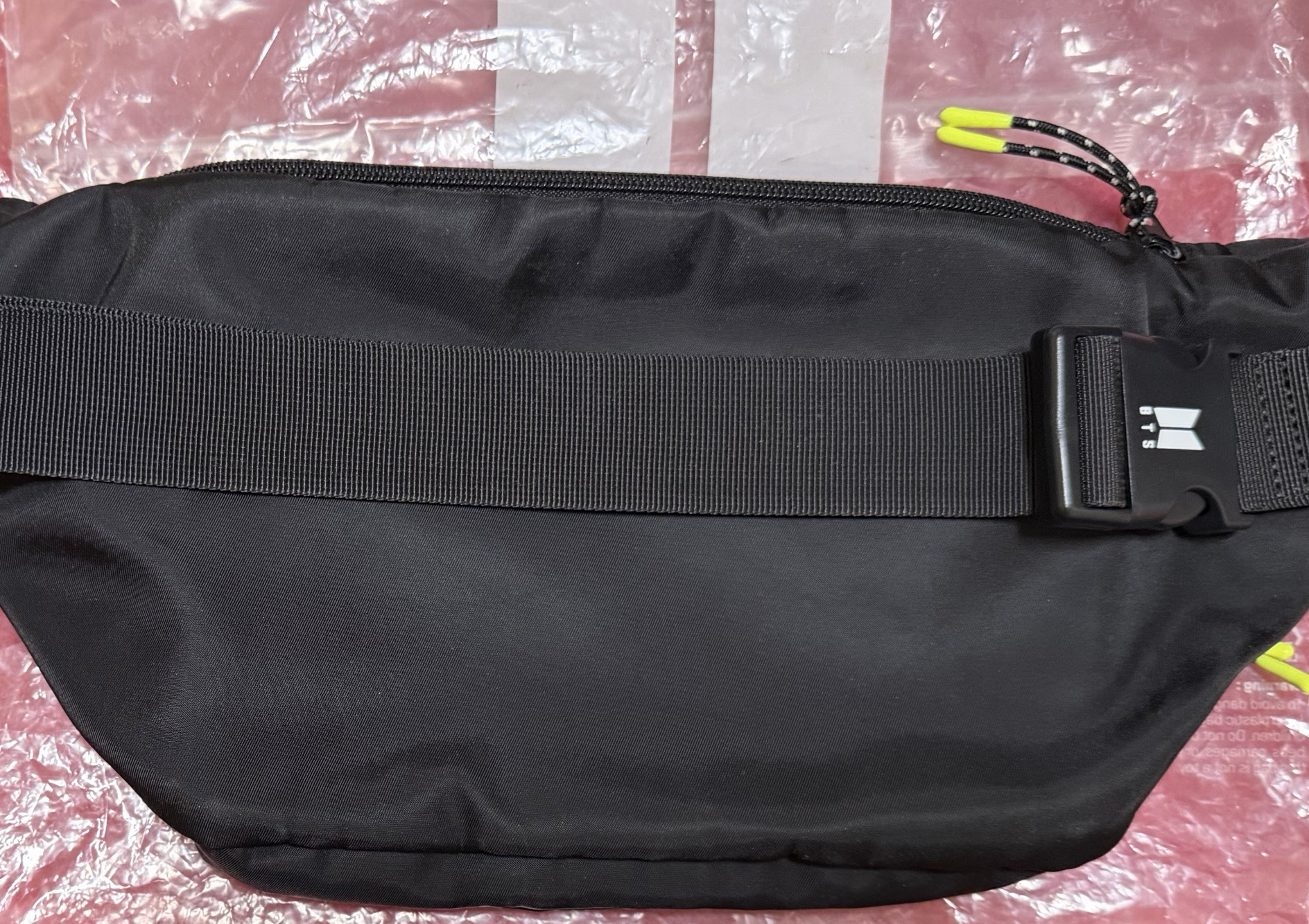 BTS MIC DROP 側背包