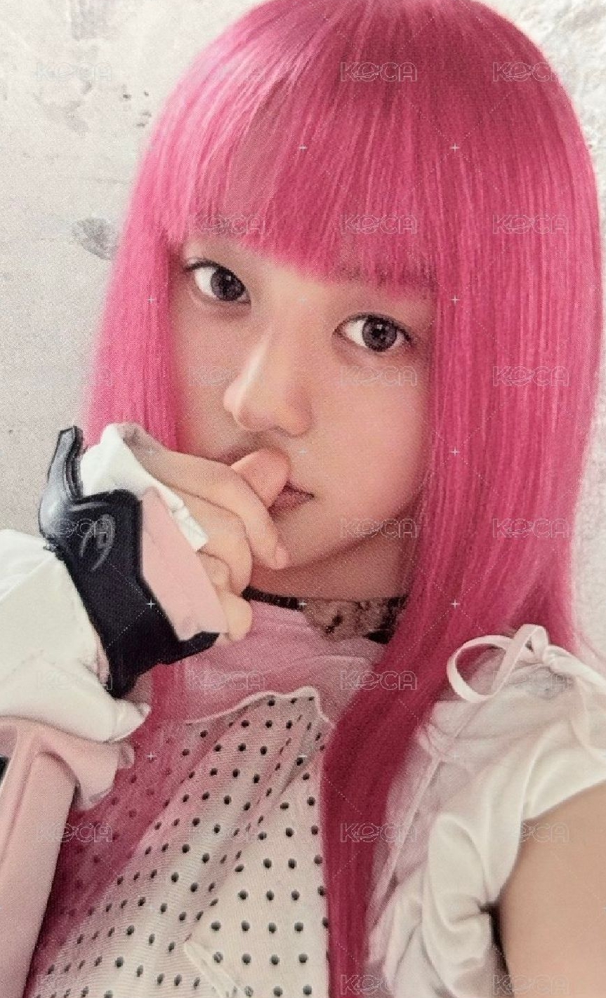 NOT CUTE ANYMORE 環球 預售 特典卡 