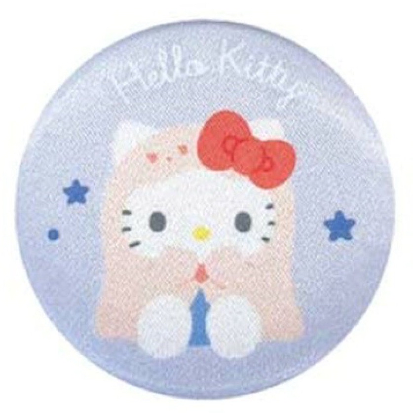 𝜗𝜚˚⋆三麗鷗捉迷藏系列緞面徽章 Hello Kitty⸝⋆
