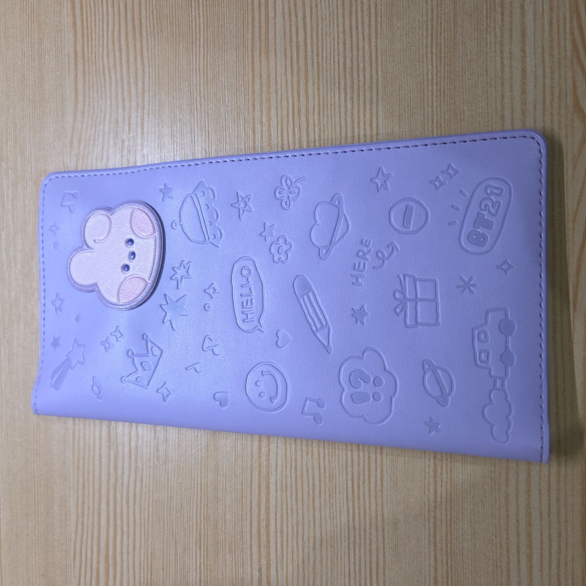 BT21 minini LEATHER PATCH 護照套[LARGE] (COOKY)