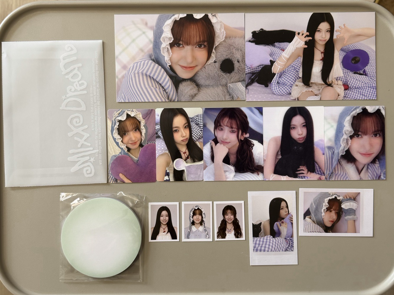 年曆莉圭+友光柵卡證件照+便條紙