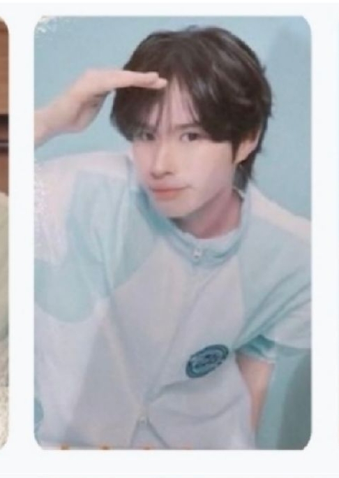 炅潣看遠方 藍底官拍