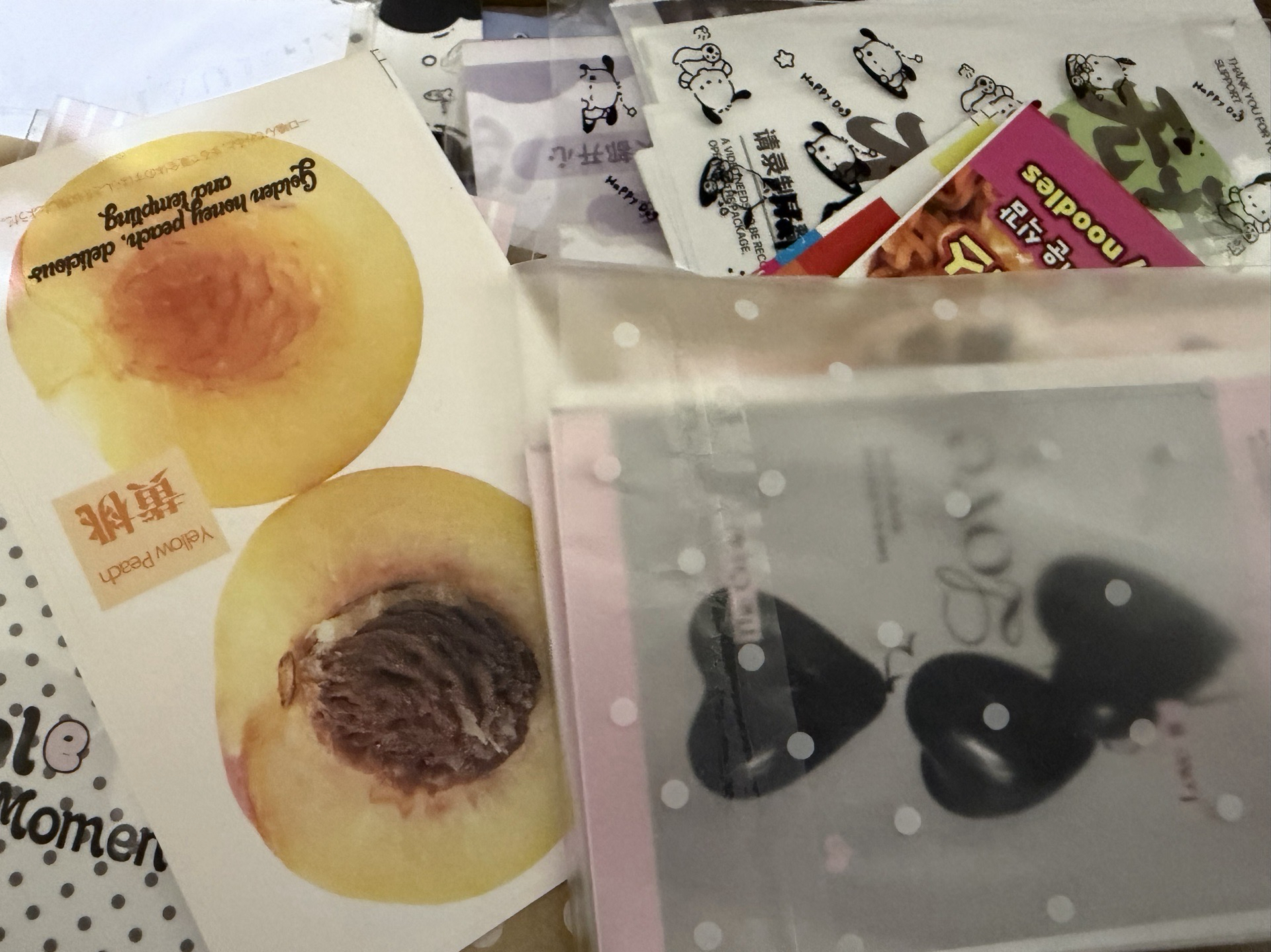 一大堆的封口貼