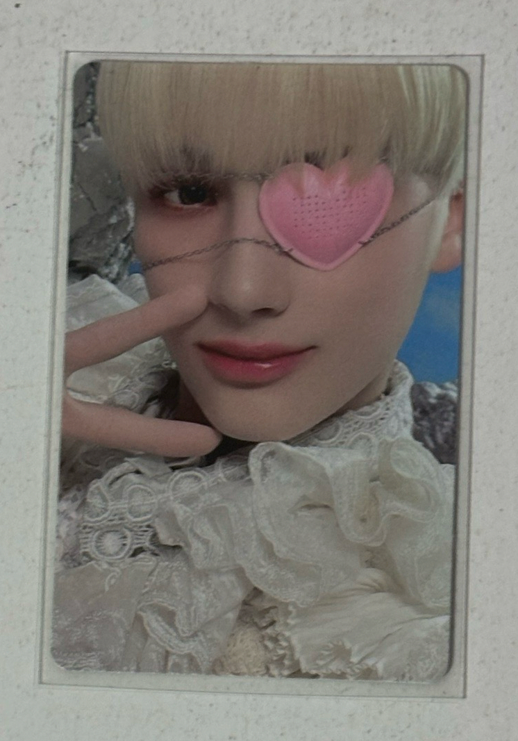 正二 專輯卡 YOU版 SOOBIN+WORLD版HUENINGKAI