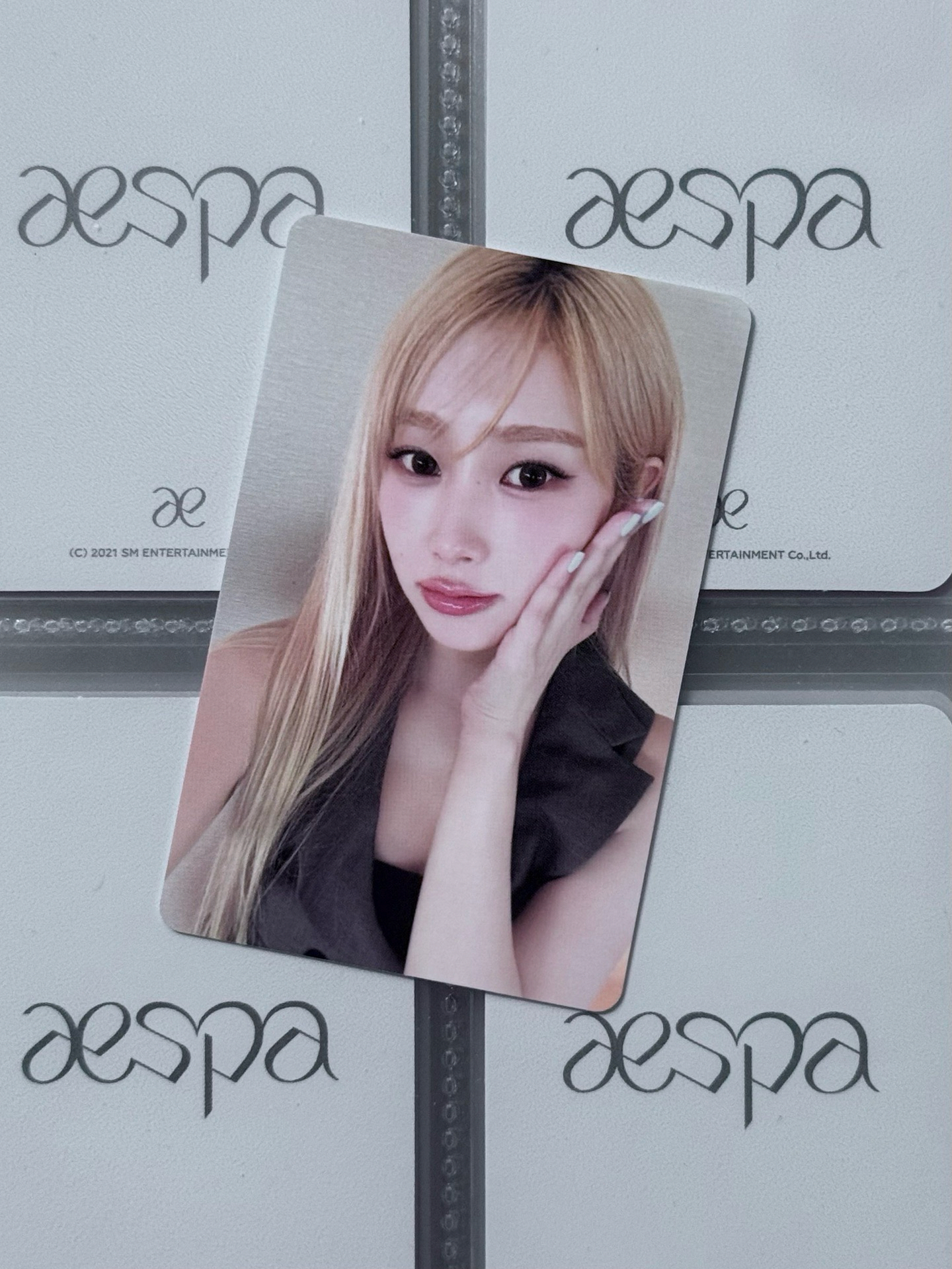 GISELLE 年曆固配卡