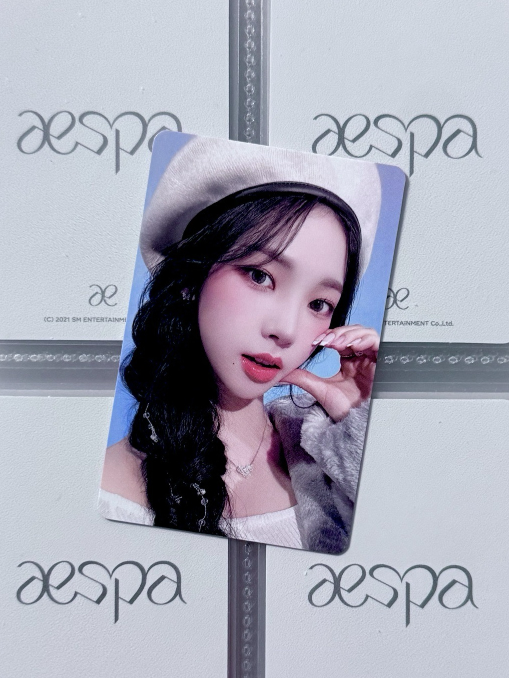 KARINA 年曆固配卡