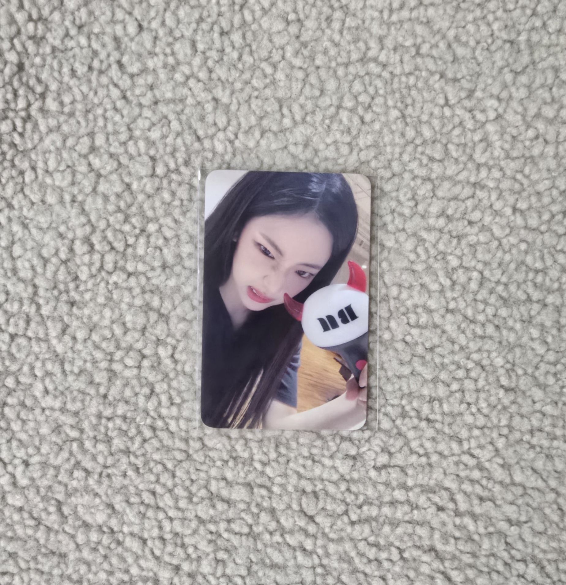 寶怪BABYMONSTER Rora 露 塔 角 藍 茶 線上手燈卡