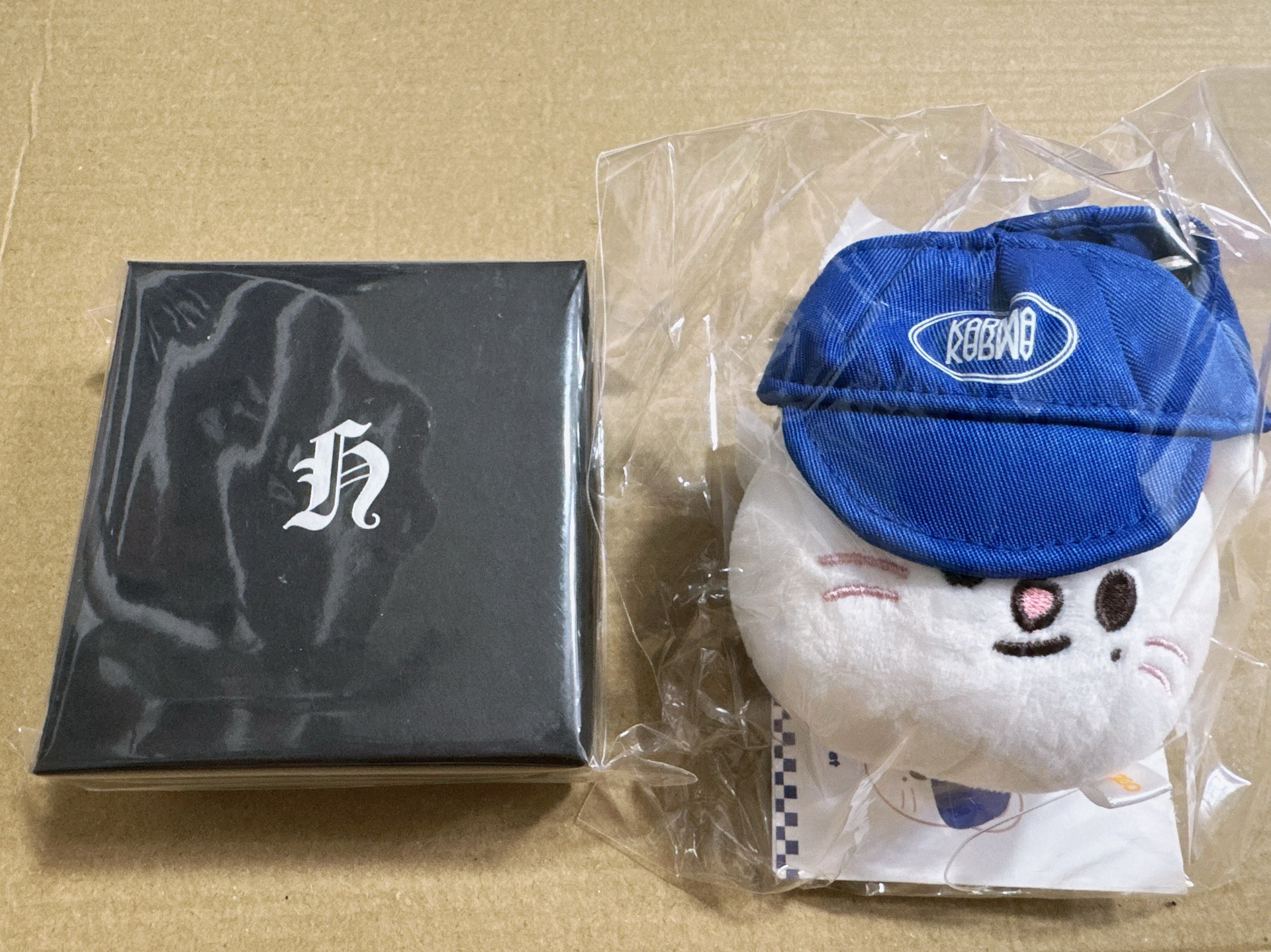 全新未拆 辰項鍊含卡+棒球帽吊飾