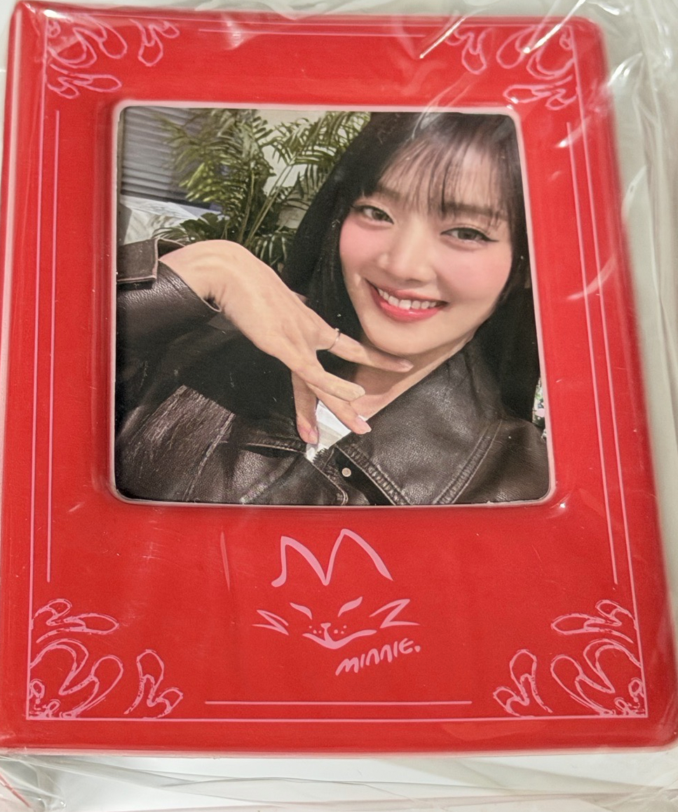MINNIE HER快閃店卡冊