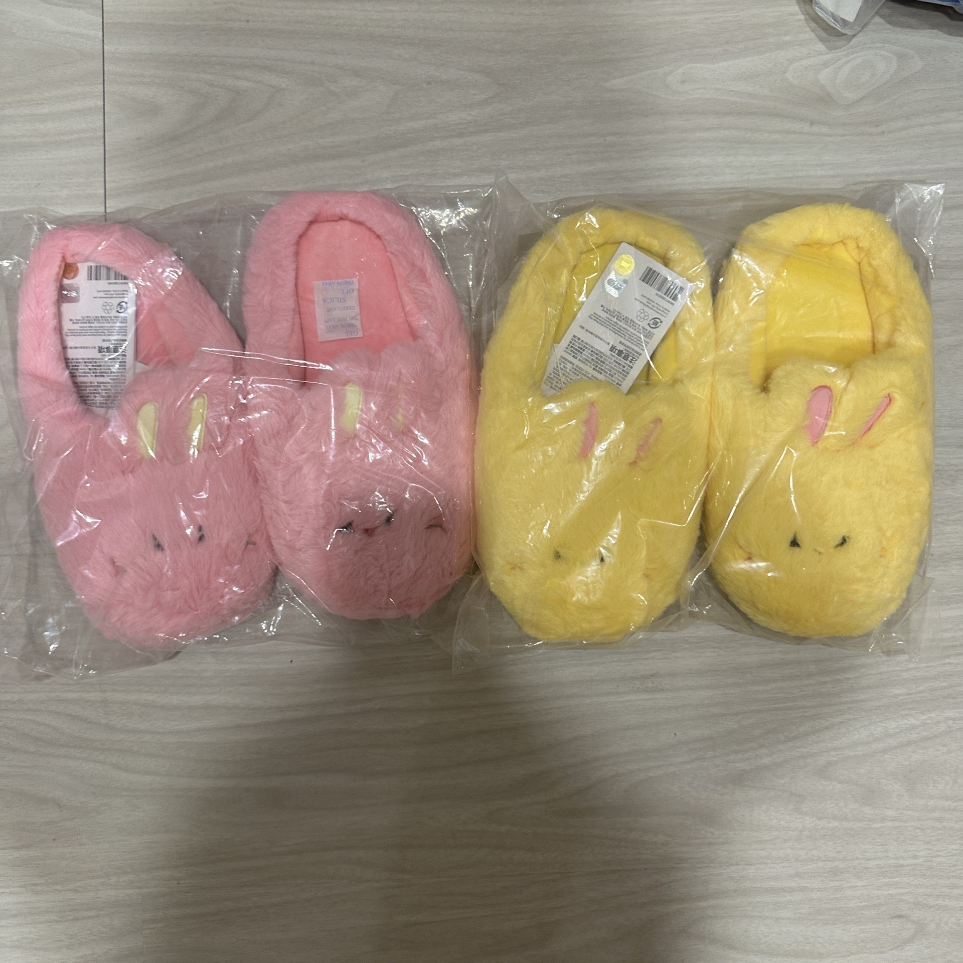 NewJeans毛毛拖鞋