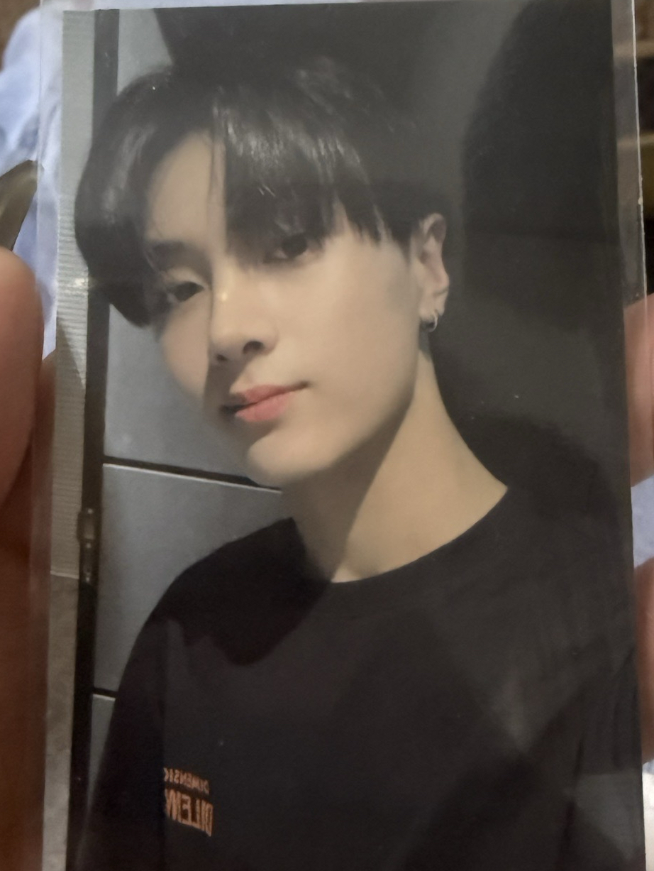 enhypen fever衣服卡朴綜星