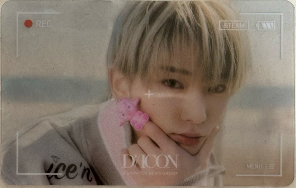 錄影中的捏臉（壓克力透卡）