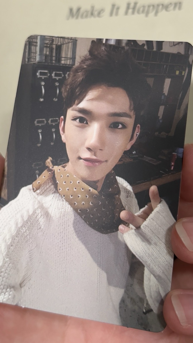 迷三 秀（臉部有白痕）