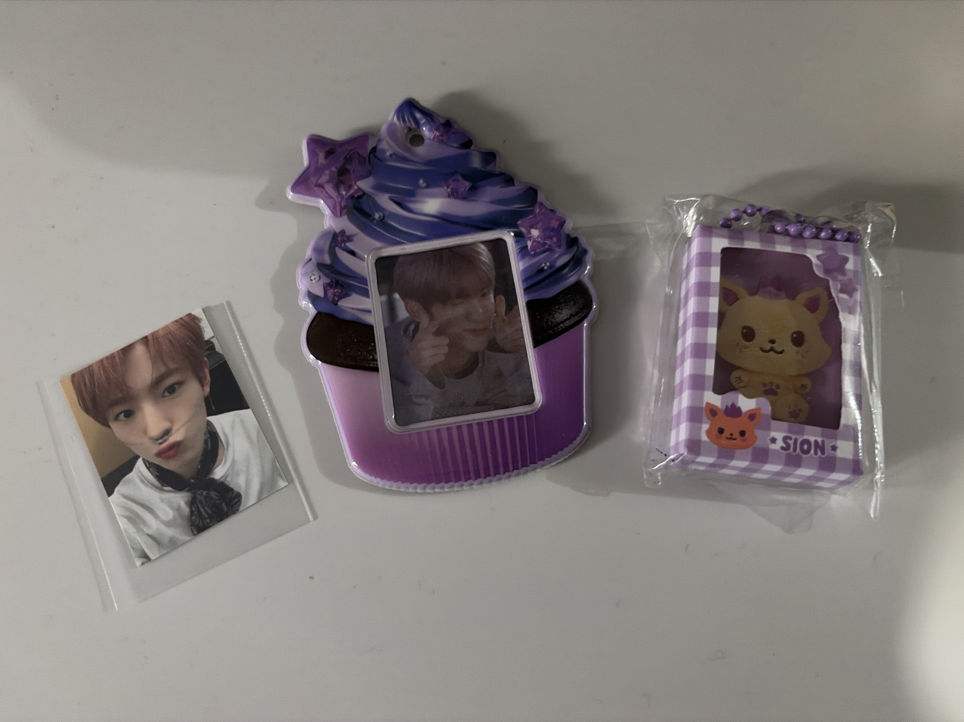 勇志生日證件照 蛋糕卡套 是溫吊飾