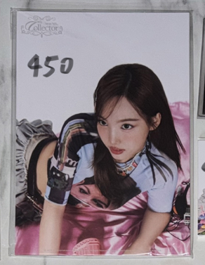 TWICE 年曆小海報一套