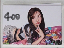 TWICE 年曆明信片一套