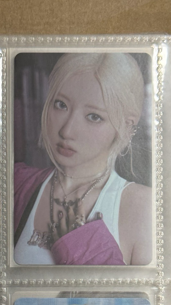 中區特典藍 背面是手繪幸運草