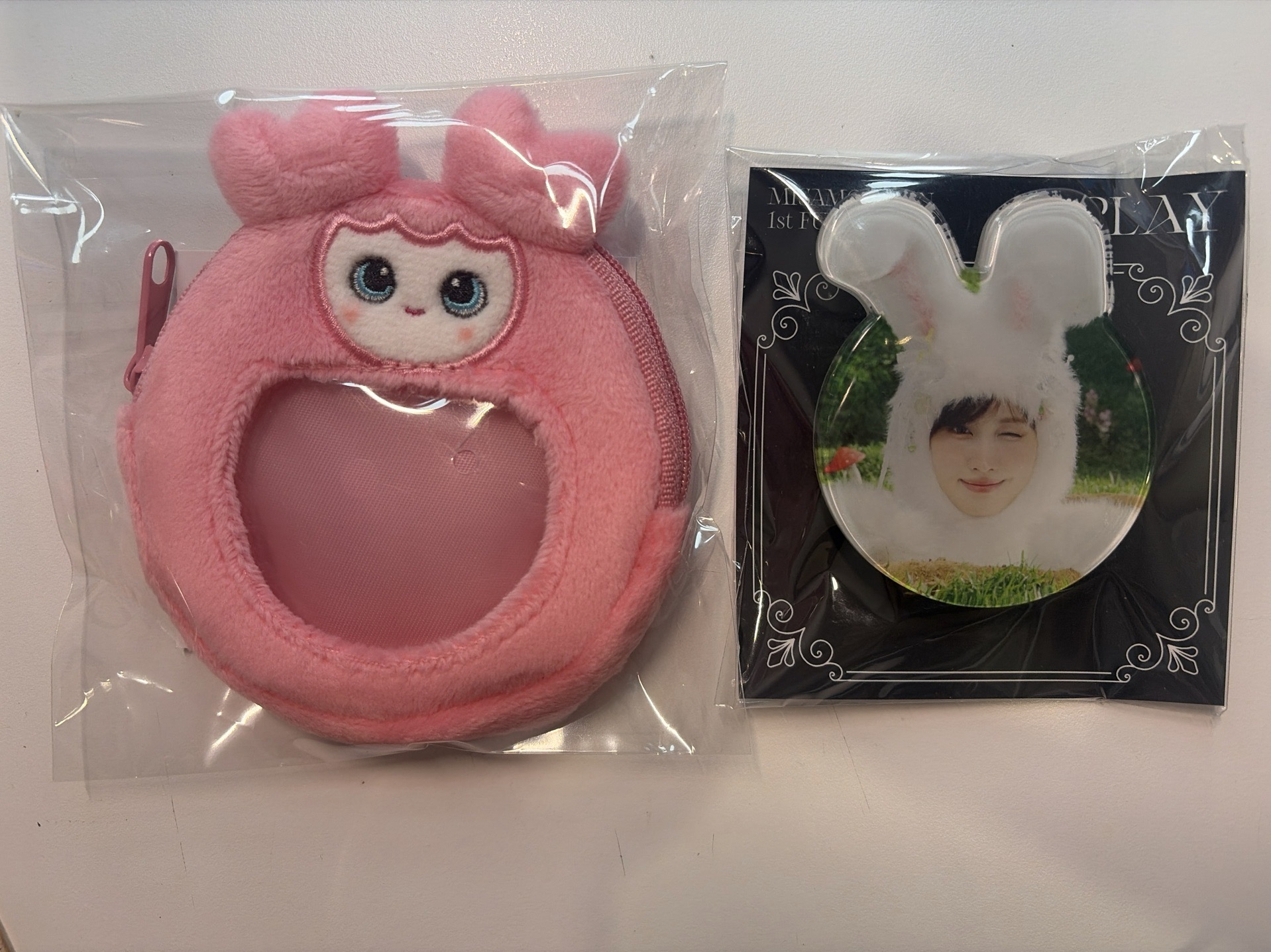 現貨速出✨TWICE 桃 momo movely 徽章套 + 兔兔手機支架