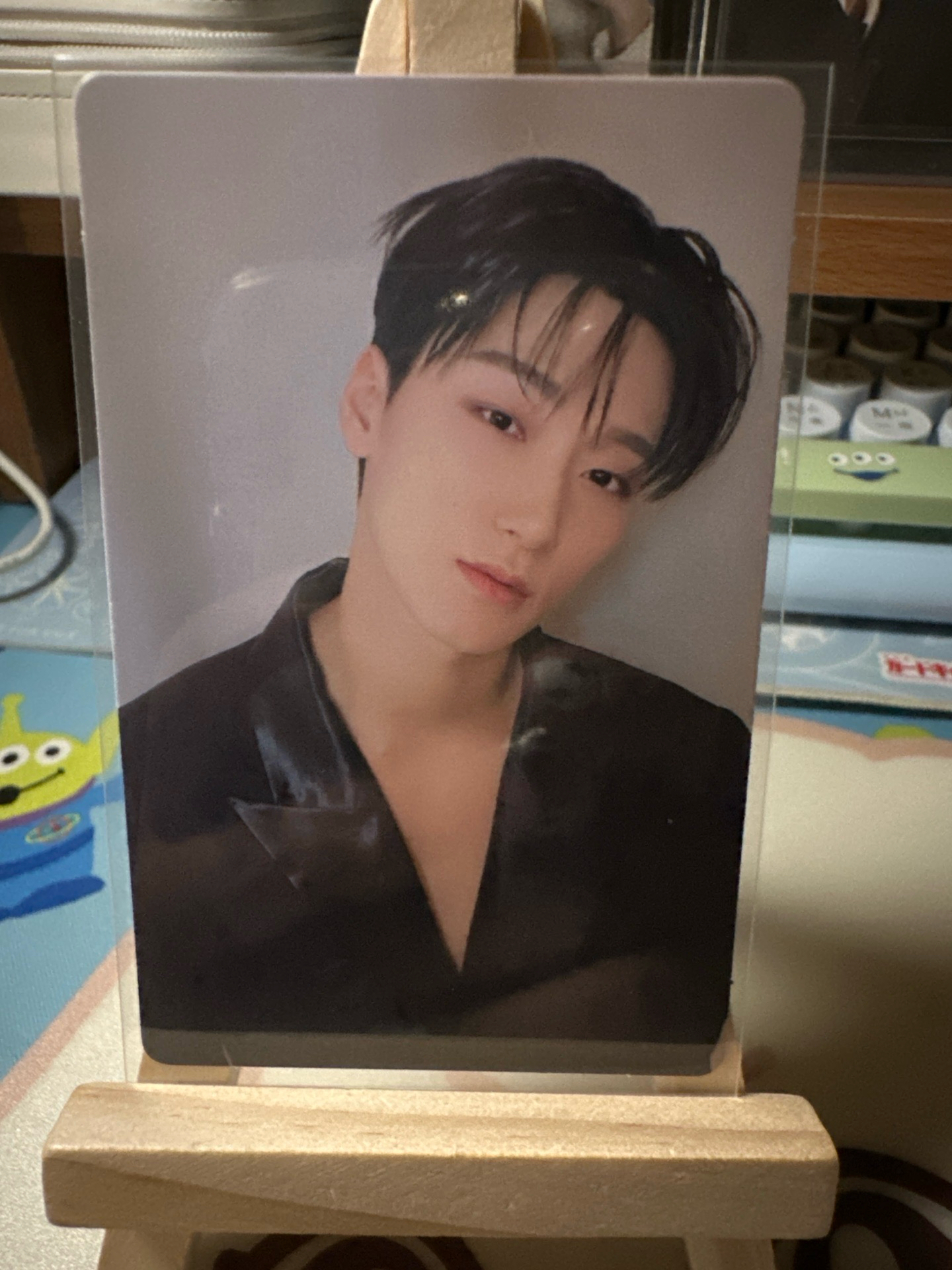 直勾勾盯著的傘