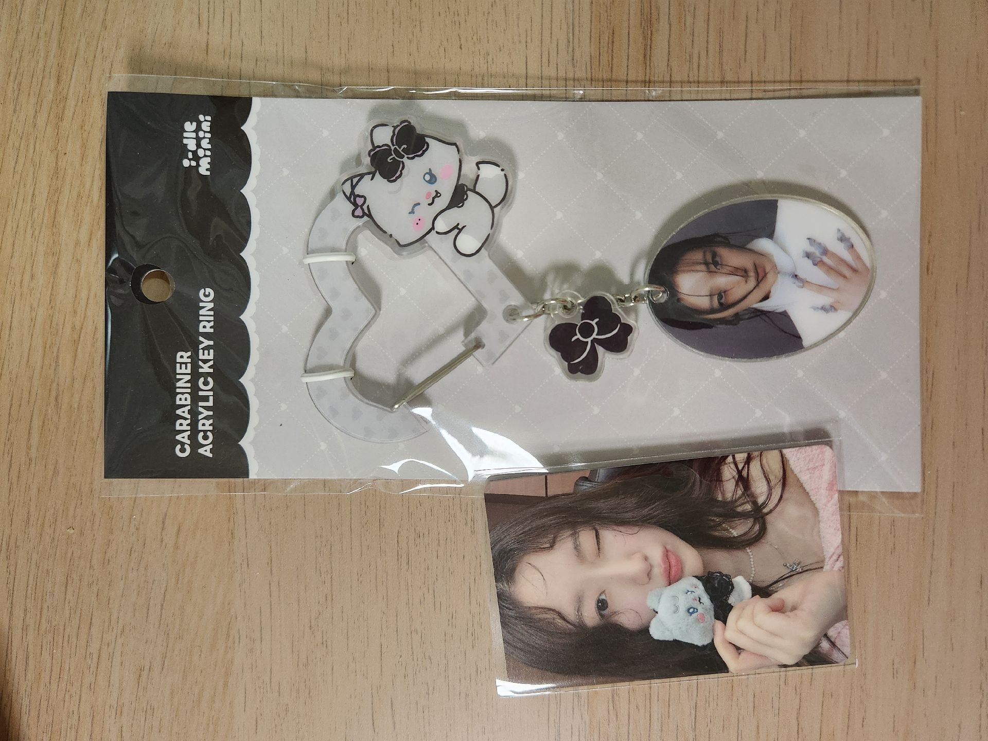 快閃店舒華登山扣壓克力鑰匙圈+圖上滿額卡1張
