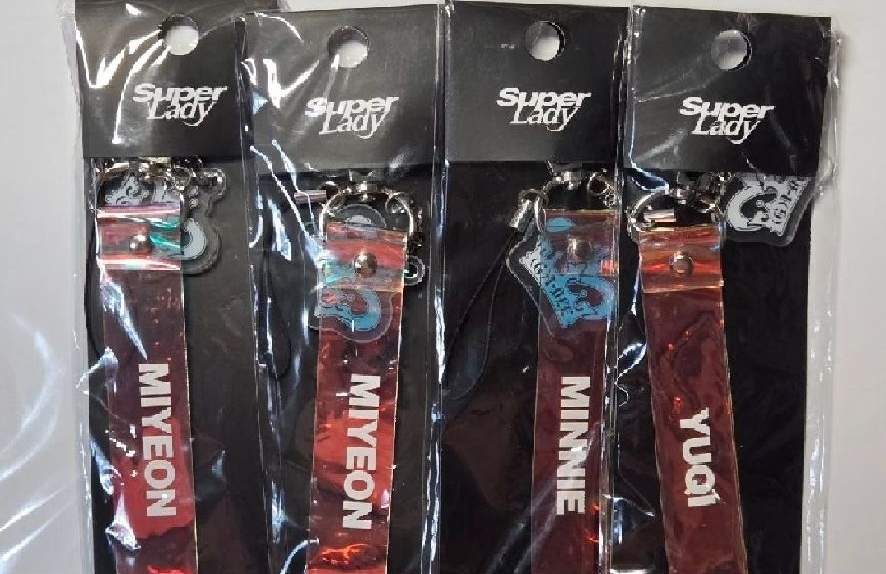 i-dle 正規二快閃店商品 手燈吊飾（只有米妮的🐱）