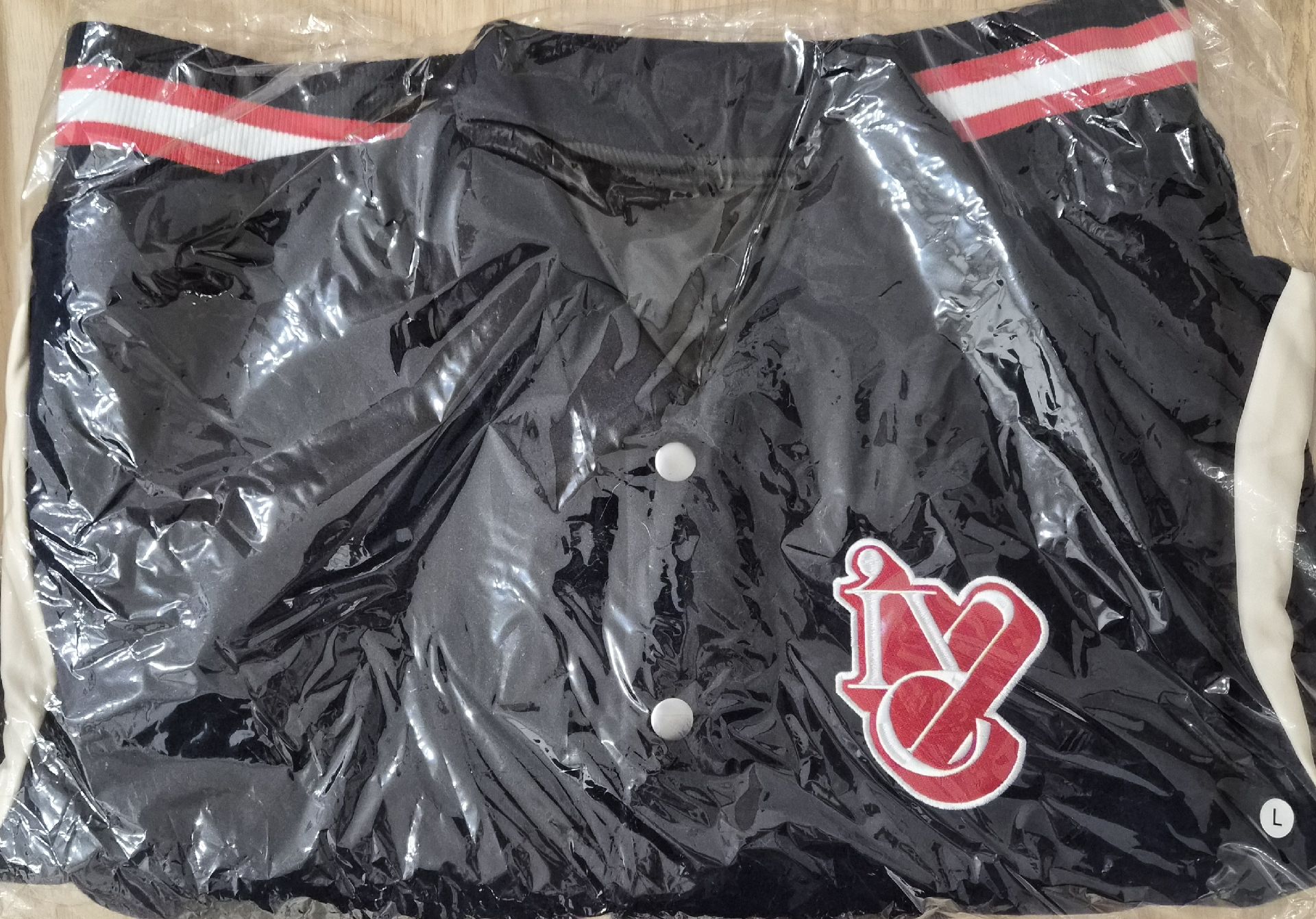 IVE 世巡日場周邊 棒球外套 L