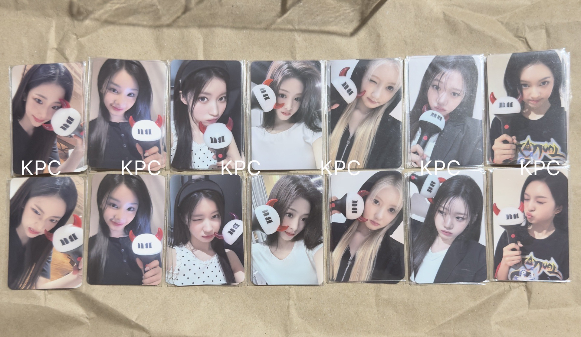 BABYMONSTER 手燈卡