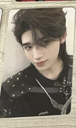 宋亞軒四季企劃黑皮衣