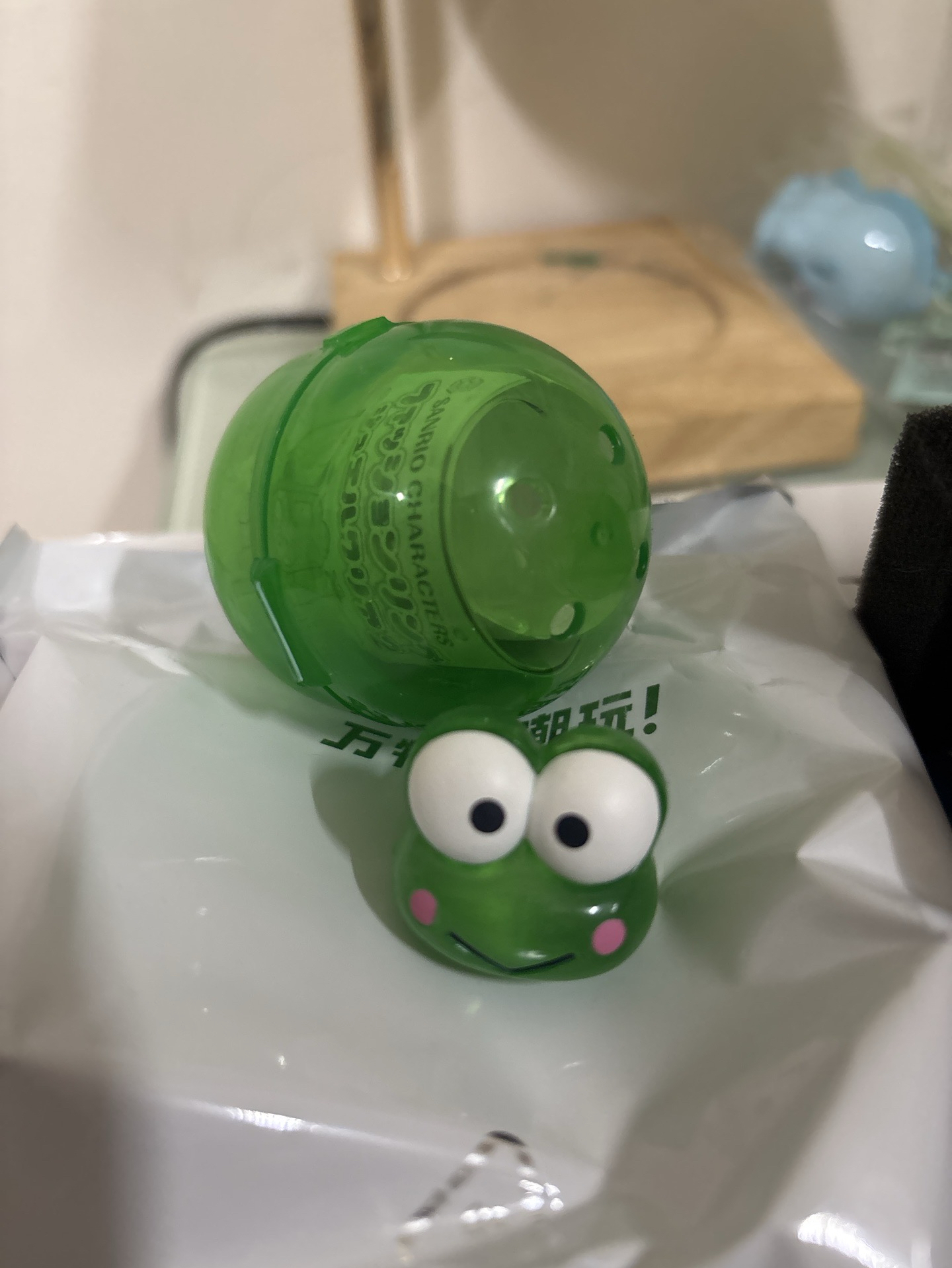 大眼蛙戒指半透明