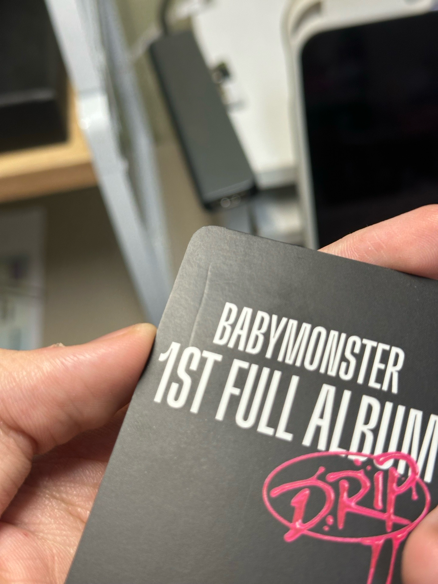 現貨不綁直出 下單送演唱會紙花