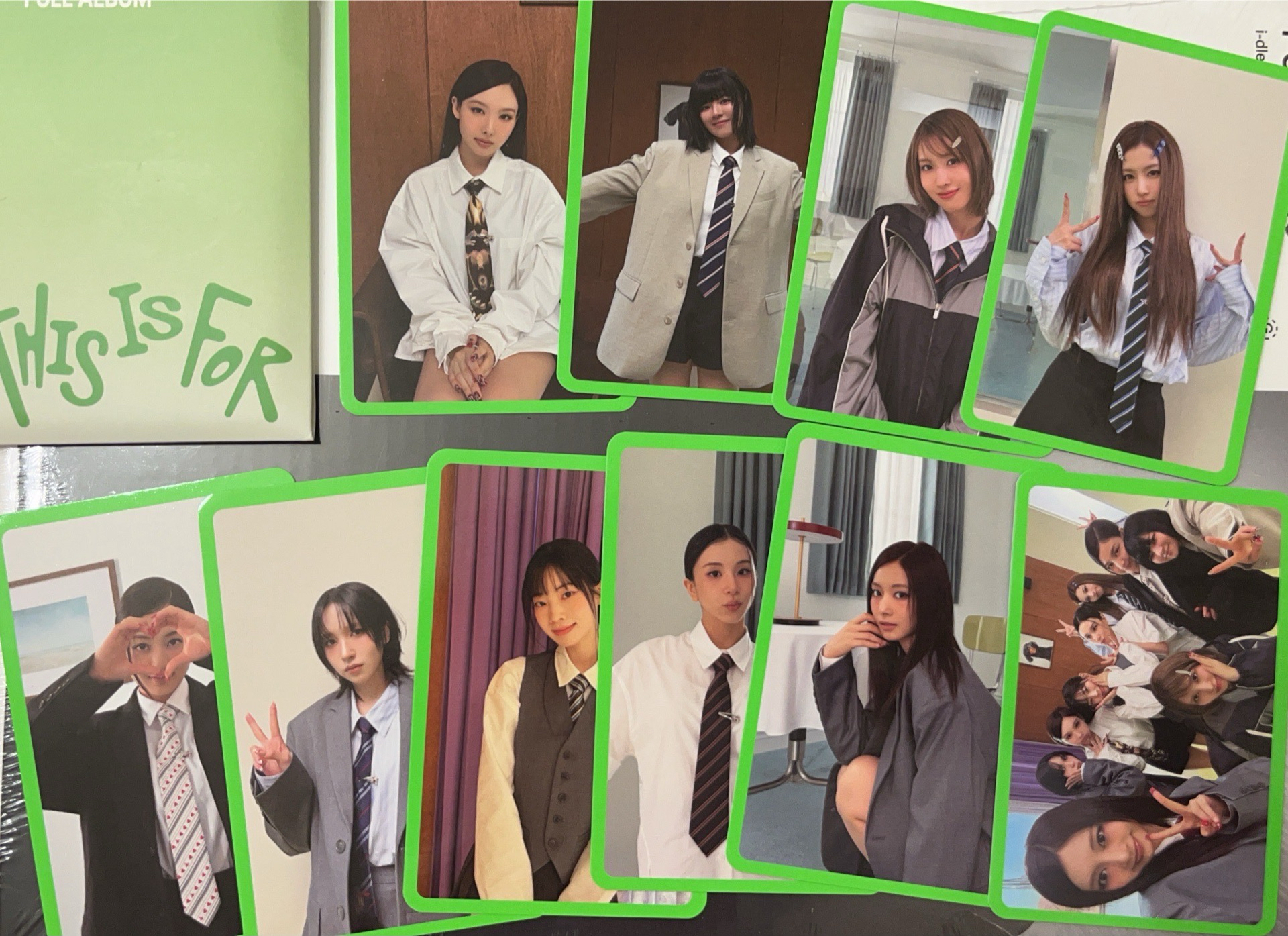 TWICE This Is For 預售禮一套