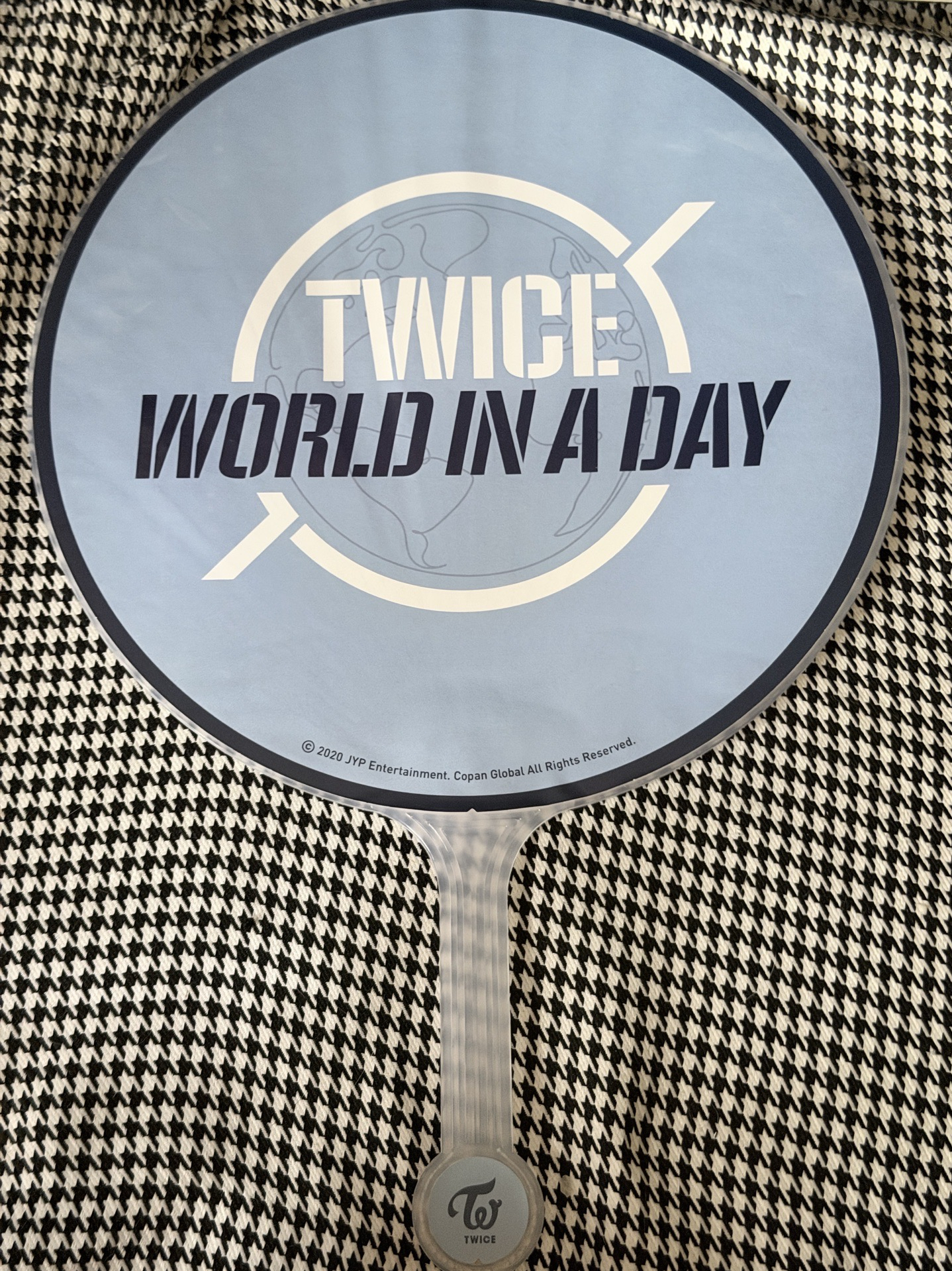 （現貨 紙箱寄出 可當日寄出）twice world in a day 子瑜 大扇 扇子