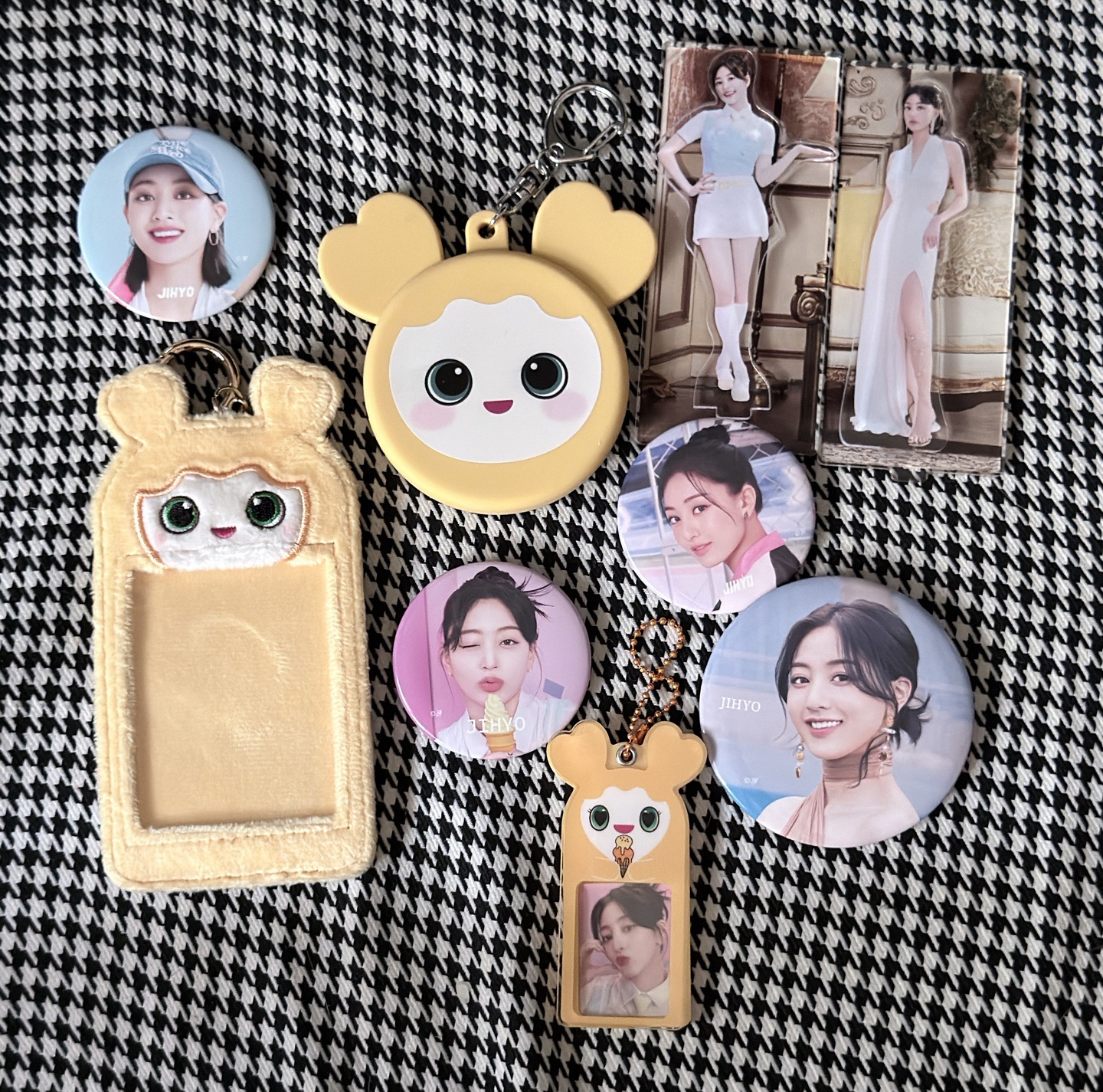 （現貨 整圖出 可當日寄出）twice lovelys 志效盤 徽章套 卡套