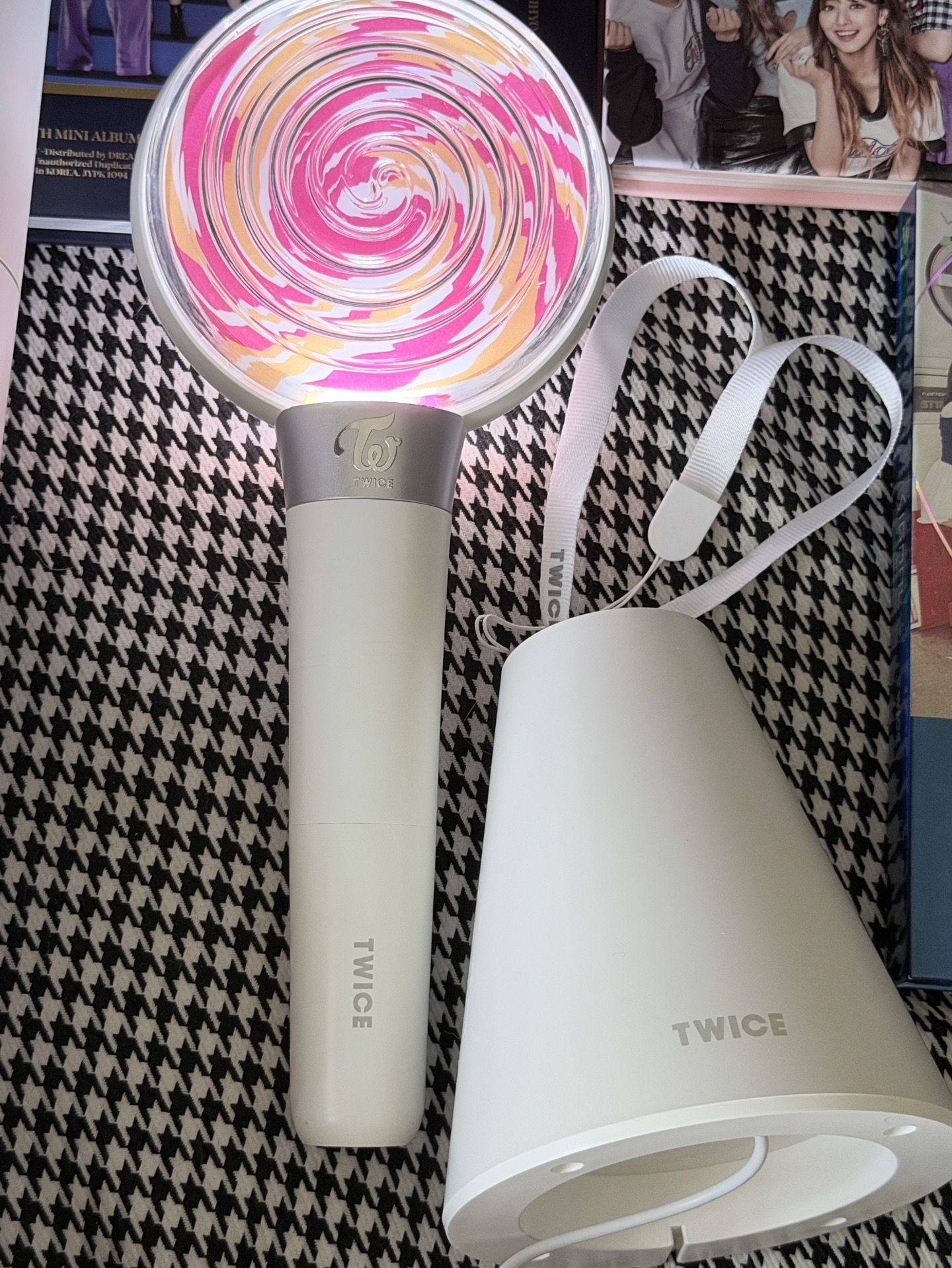 （現貨 整圖出 可當日寄出）twice 一代手燈 糖果棒 專輯