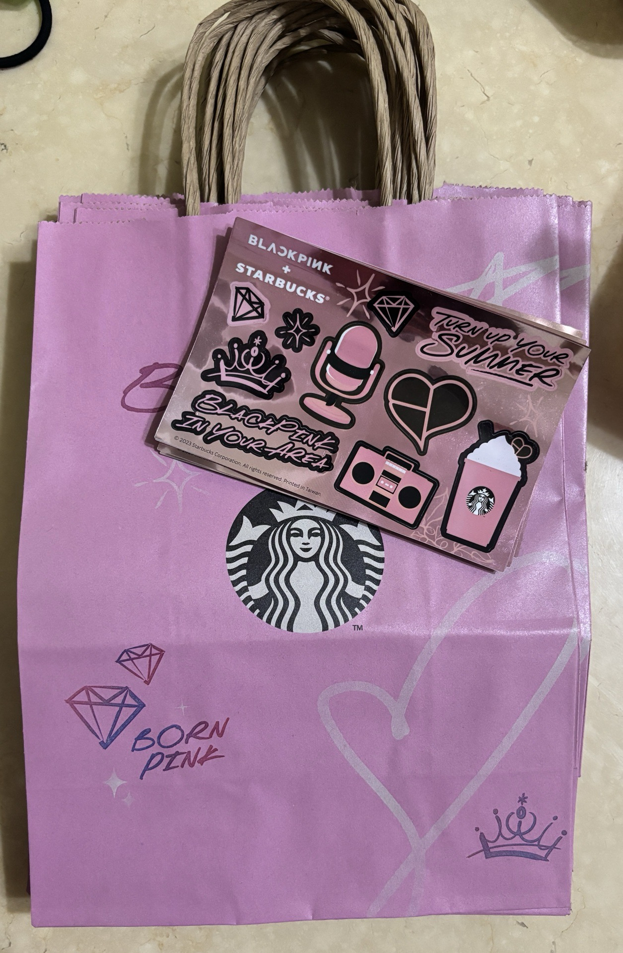 blackpink 星巴克聯名 紙袋 貼紙