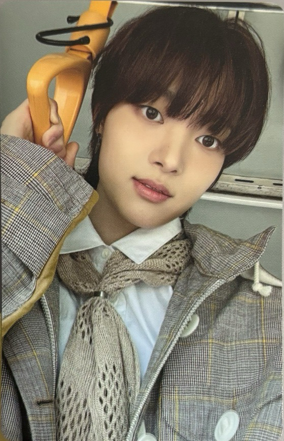 拉著拉環恍神（演我上學）