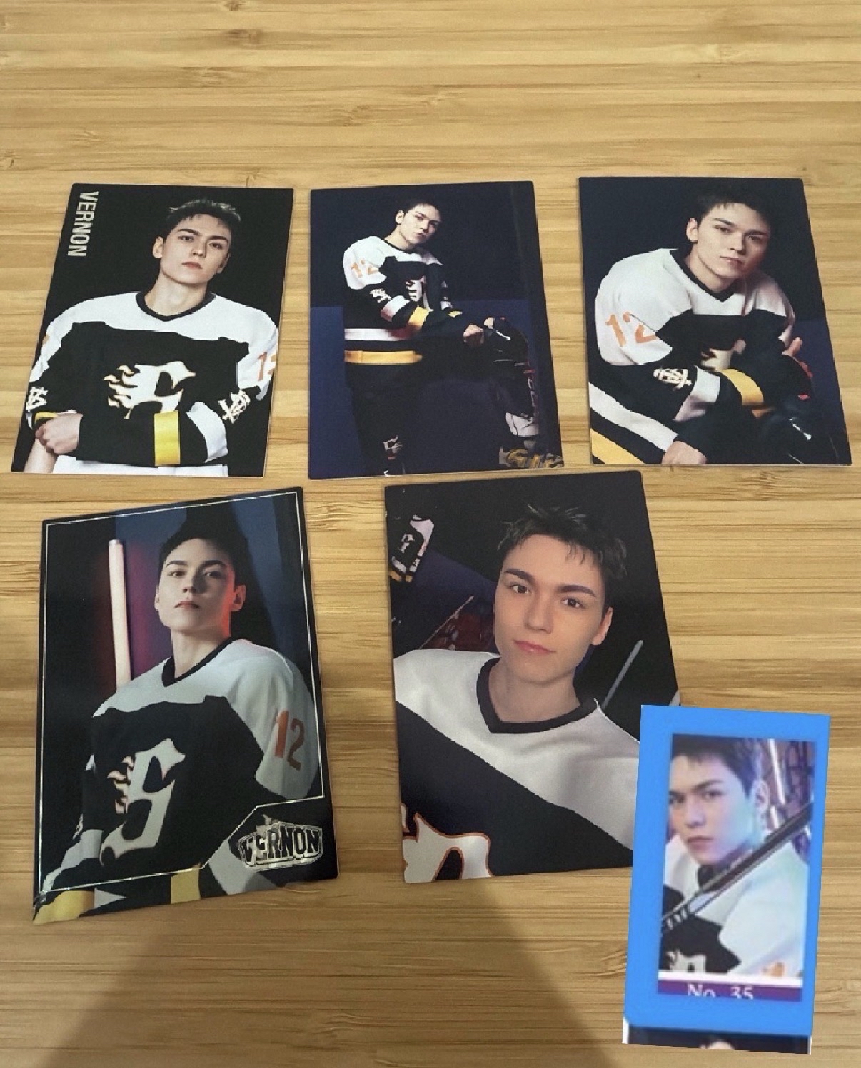 25年 HOME 卡包卡共6張（含自拍卡）