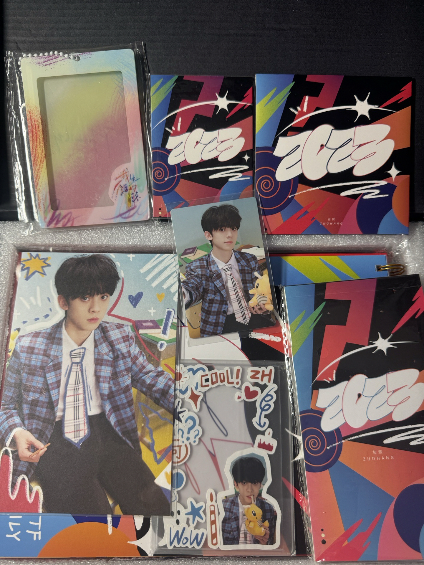 航23年台曆含一張固卡