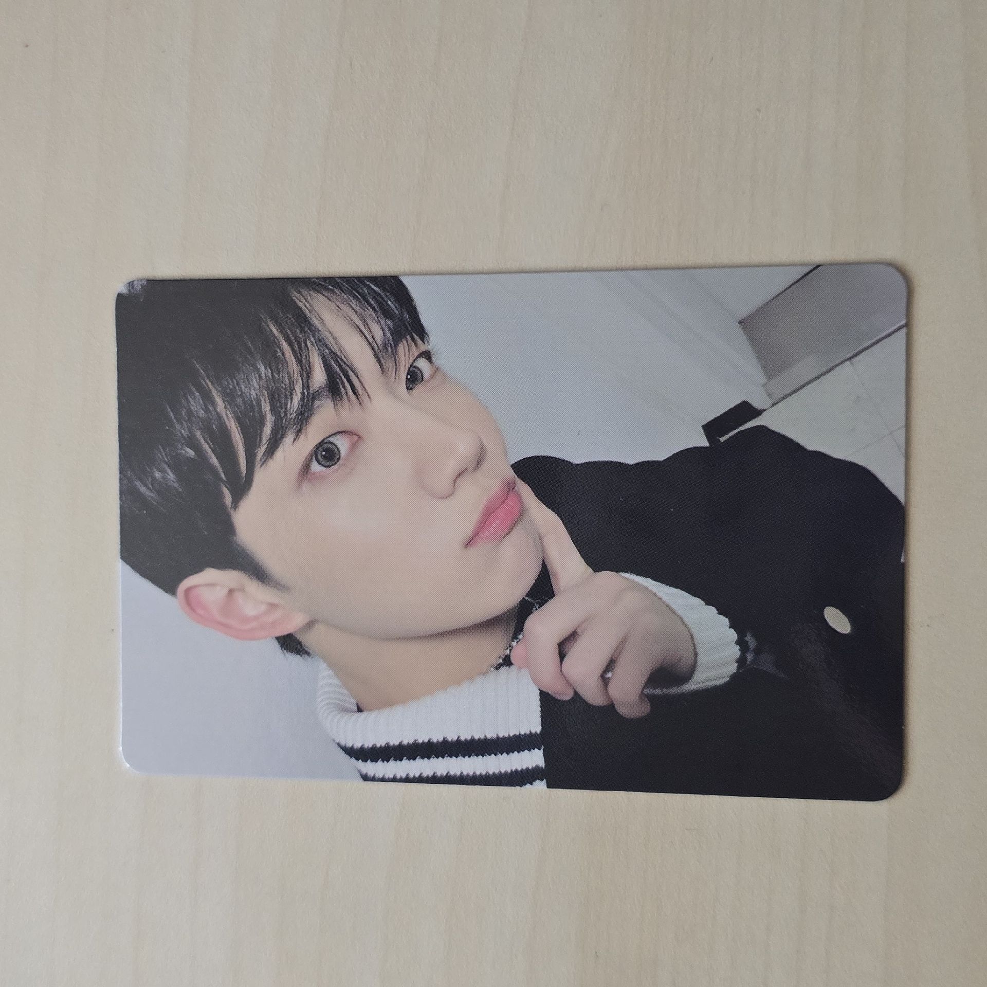 3rd Mini Album <On and On> 專輯卡 