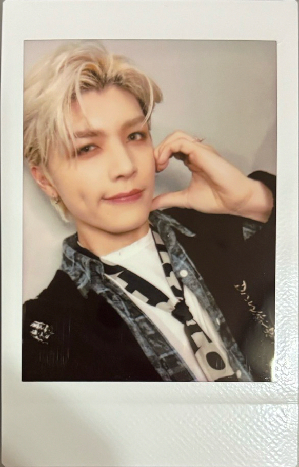 有酒窩的臉頰愛心