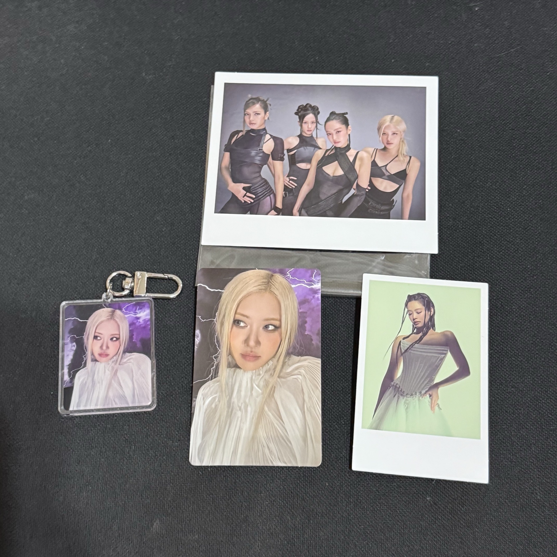 Rosé wvs特典卡+妮拍立得+鑰匙圈+團體拍立得