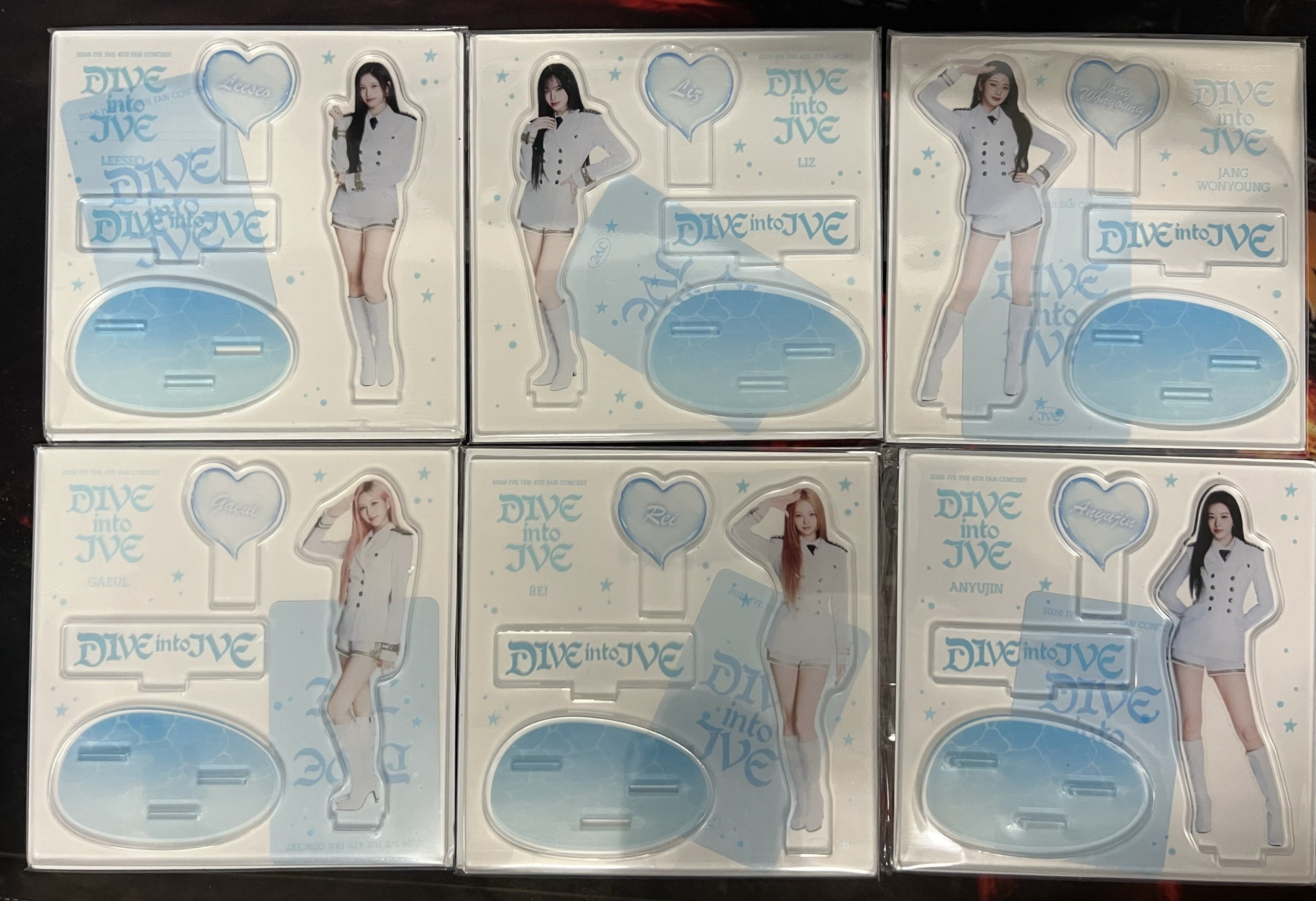 現貨｜FC DIVE INTO IVE立牌 