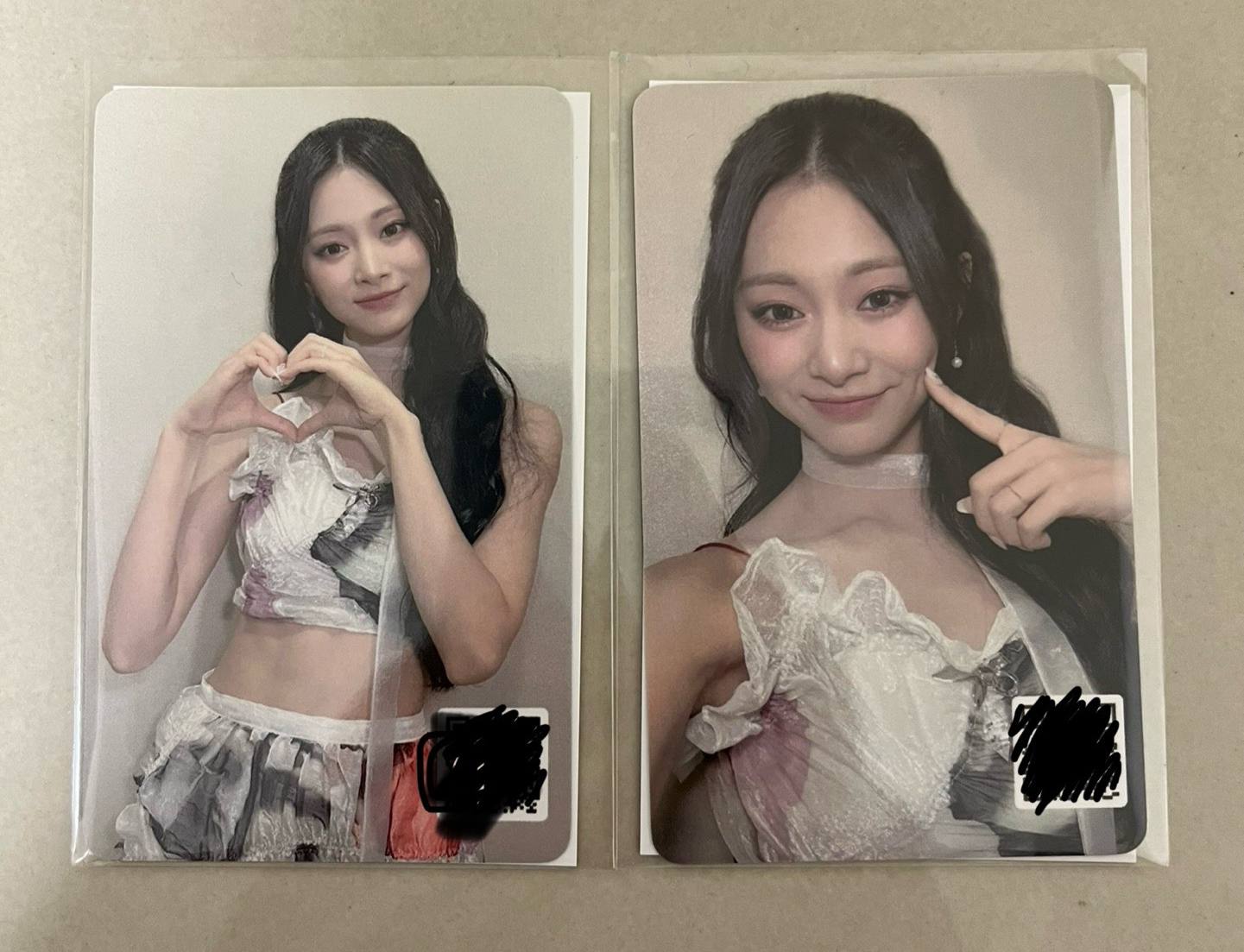 子瑜 Solo JYP Real touch特典