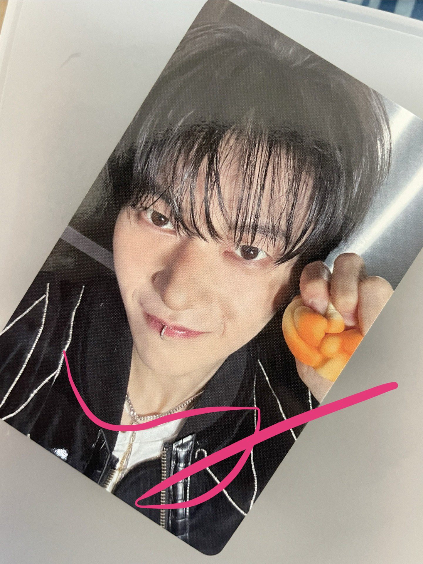 ZB1 吃麵包 咬麵包 麵包好吃