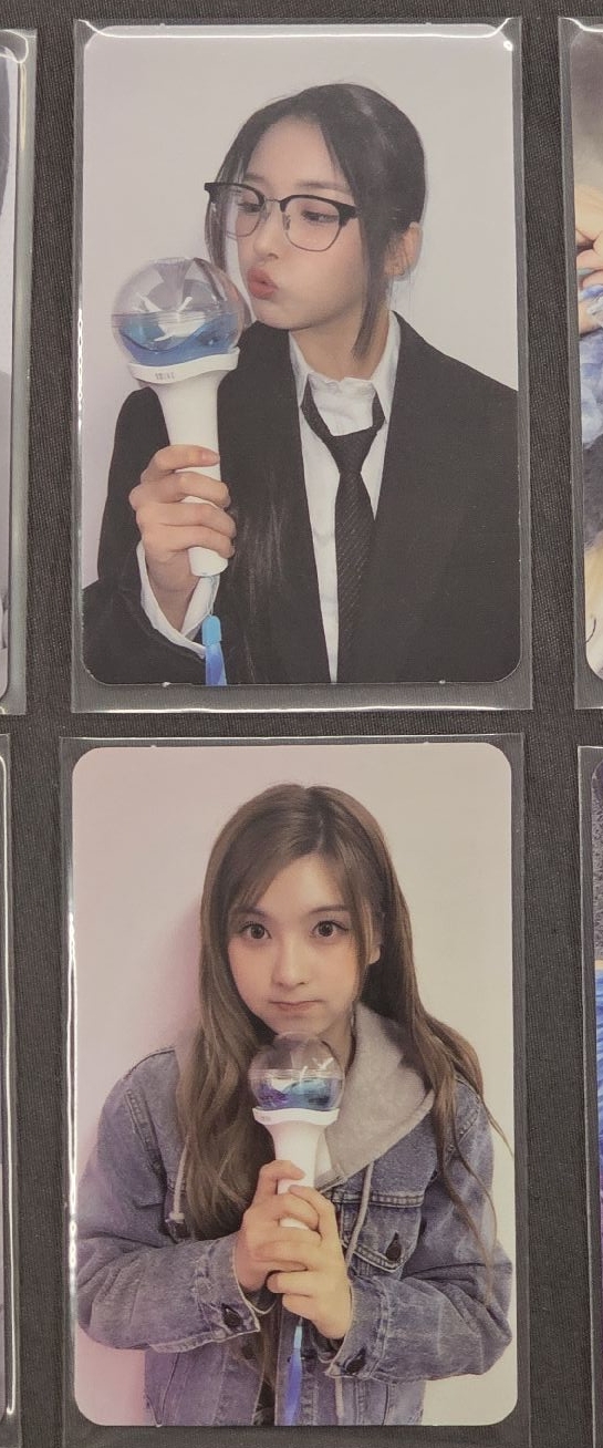 Bae Jiwoo手燈卡兩張一起出