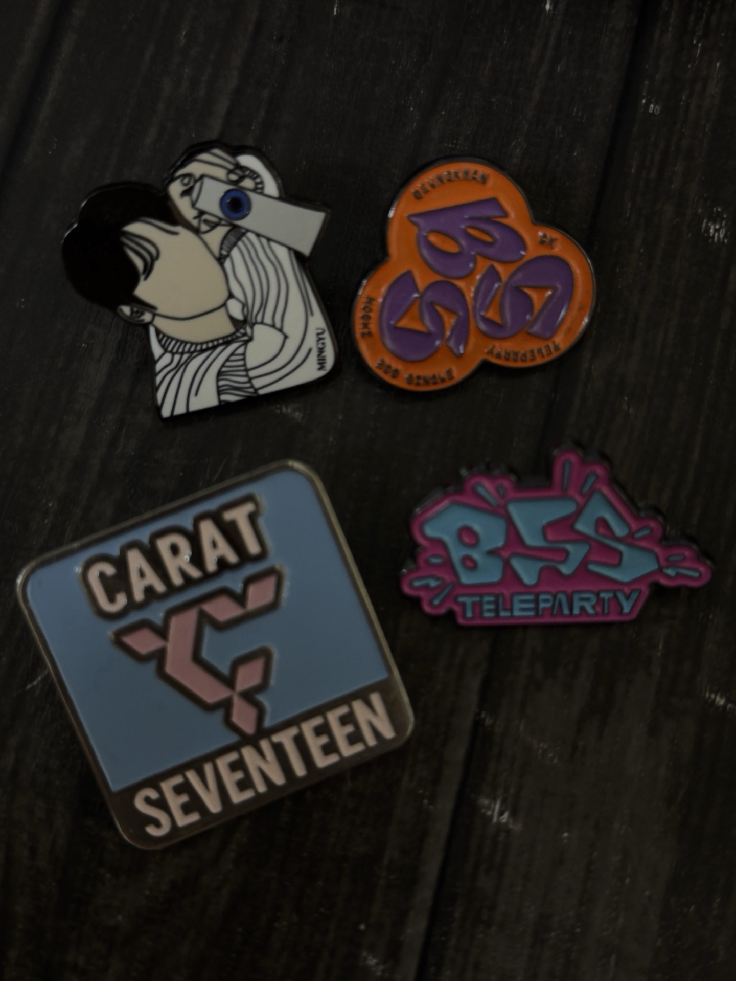 金屬徽章4個（金珉奎歐舒丹 BSS 會員）