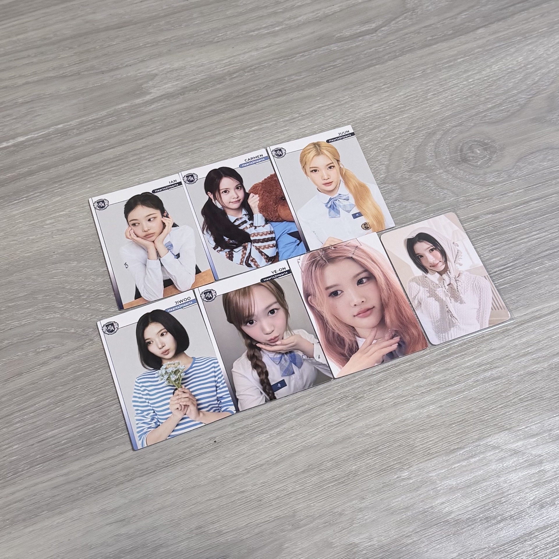 Hearts2Hearts teleca 年曆卡包卡